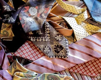 Vintage Mystery Necktie Retro Surprise Tie, Wedding Guest Accessory MCM 70s, 80s, Gift for Dad