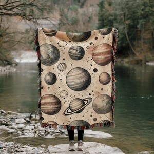 Vintage Space Woven Blanket – Celestial Planets Throw, Astronomy Tapestry, Cosmic Galaxy Decor, Unique Gift