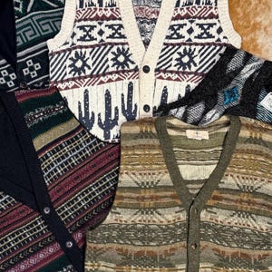 Mystery Vintage Sweater Vest, 90s Grandpa Knit Vest, Retro Sleeveless Cardigan Cozy Sweater Vest, Preppy Vintage Knit, Unisex