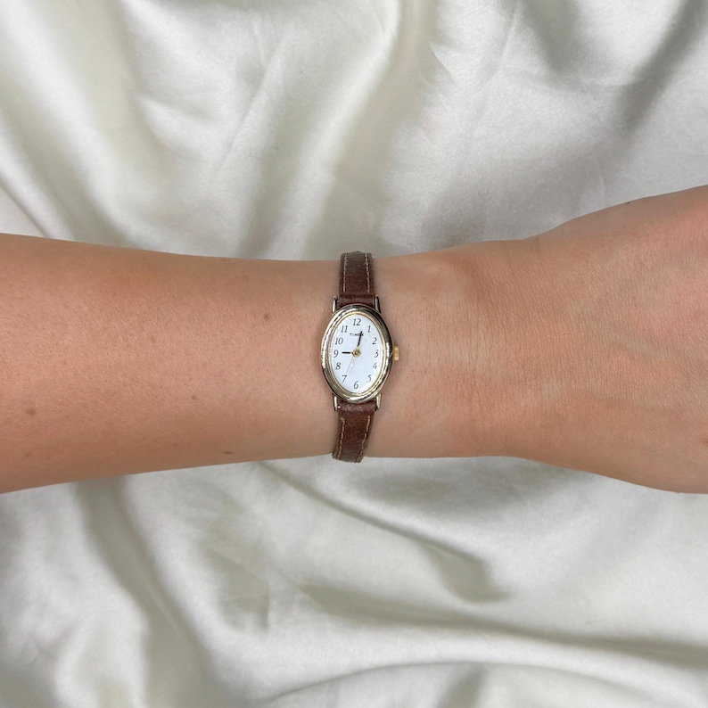 Mystery Vintage Leather Strap Watch, Bookish 90s Aesthetic Gift for Her, Working Retro Timepiece, Academia Jewelry Surprise image 5
