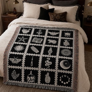 Hexenhafte, gewebte Kuscheldecke im Gothic- und Okkult-Stil – Himmlische Dark-Academia-Decke – Mystisches Hexengeschenk