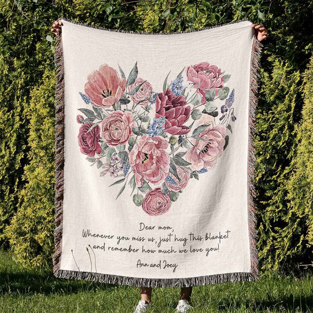 Mother's Day Blanket, Personalized Flower Heart Throw Blanket, Mom Hug
