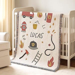 Couverture bébé pompier avec prénom, coton tissé ou couverture polaire, camion de pompier, literie personnalisée pour chambre d&#39;enfant, cadeau bébé pompier