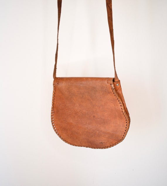 true late 60s hippie leather bag / round leather … - image 2