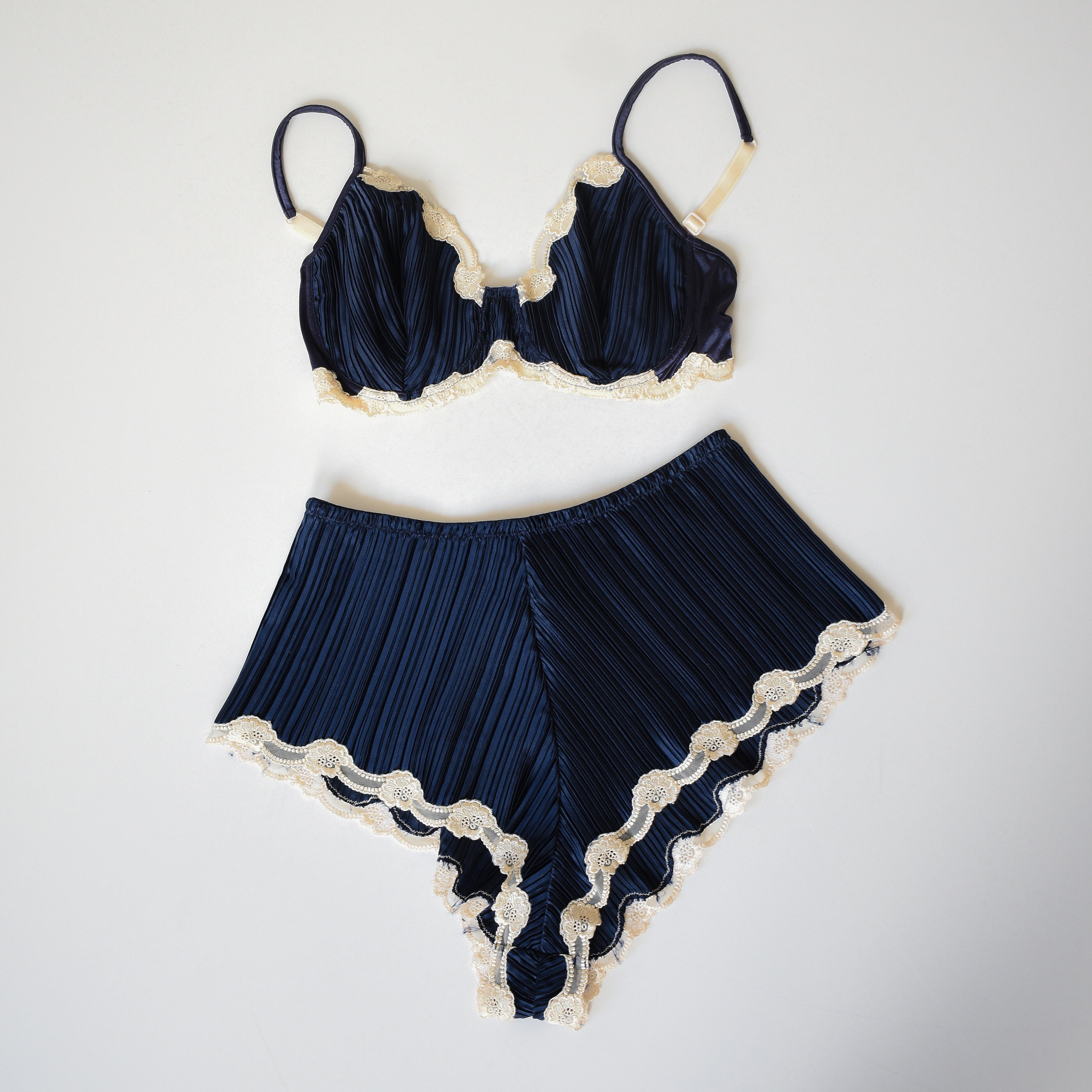 Vintage la perla pleated - Gem