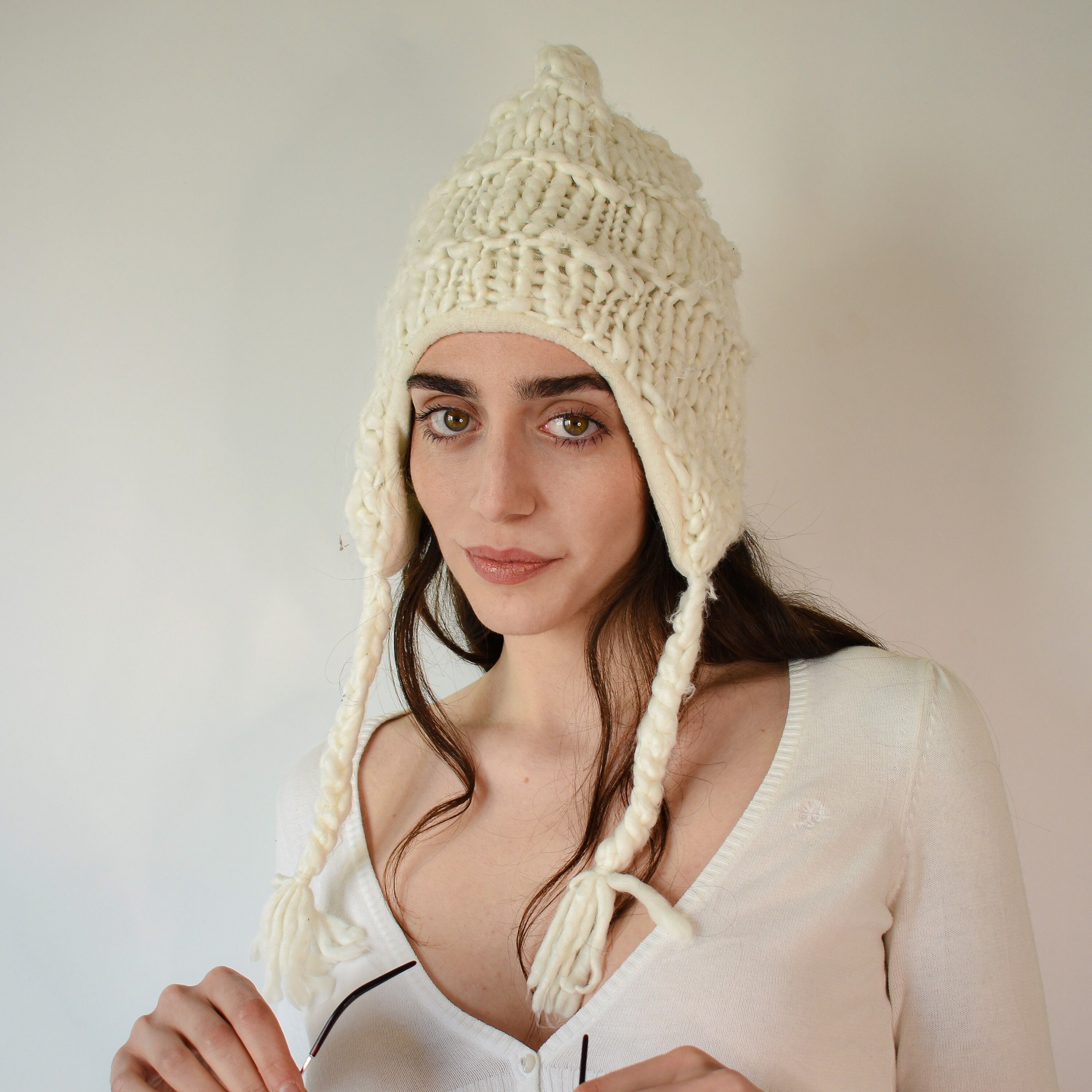 white snow beanie