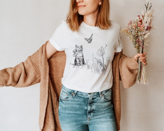 Vintage Cat Shirt, Womens Cat T-shirt, Kitten and Butterfly T shirt, Cat Mom Shirt, Vintage Cat Tee, Gift for Cat Lover, Simple Cat Shirt