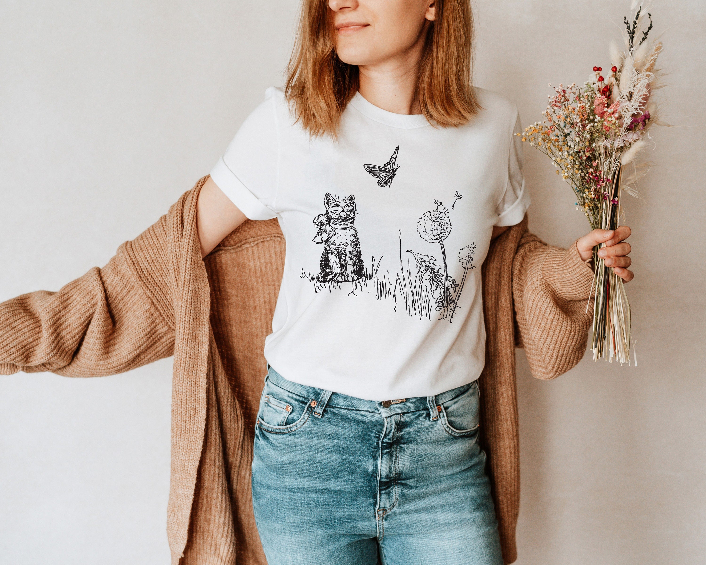 Vintage Kitten Butterfly Tshirt Floral Cat T shirt Botanical Cat Tee Cute Cat Graphic Tee Vintage Cat Shirt Cat Mom Gift for Her