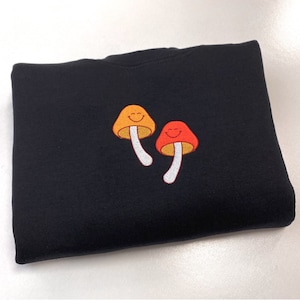 Embroidered Mushroom Sweatshirt Vintage Embroidered Crewneck Sweatshirt Hippie Clothes Mushroom Gifts Embroidered Sweatshirts Indie Alt