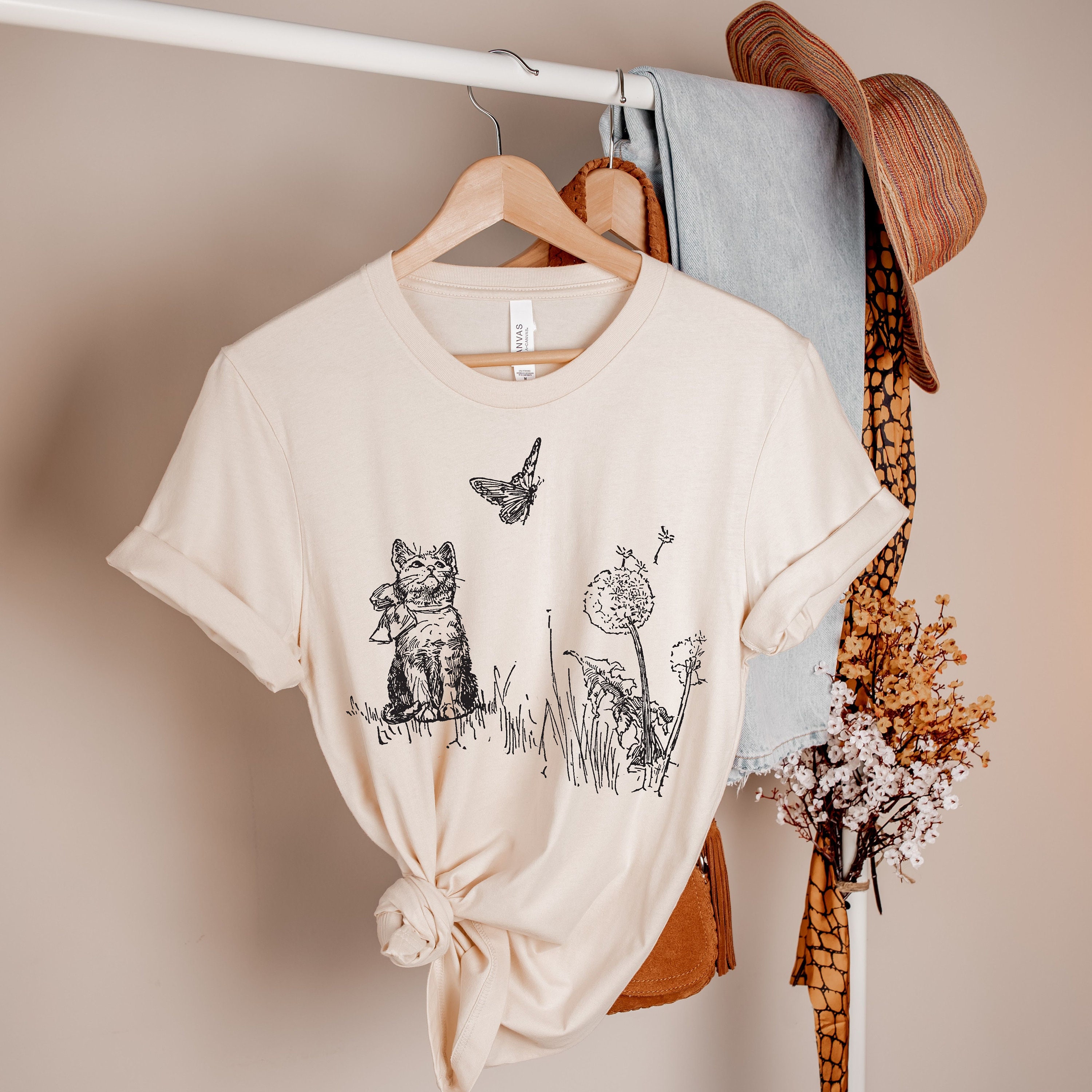 Vintage Kitten Butterfly Tshirt Floral Cat T shirt Botanical Cat Tee Cute Cat Graphic Tee Vintage Cat Shirt Cat Mom Gift for Her