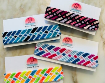 Pulseiras da Amizade Ajustáveis em Ponto Quadrado