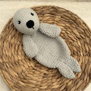 Crochet pattern - Igloo the seal - lovey