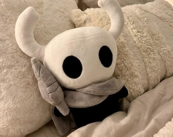 Hollow Knight Plush | Riddarfiguren med spik | Mjukt uppstoppat spelplysch | Presenter för spelälskare | Present till indie-spelspelare