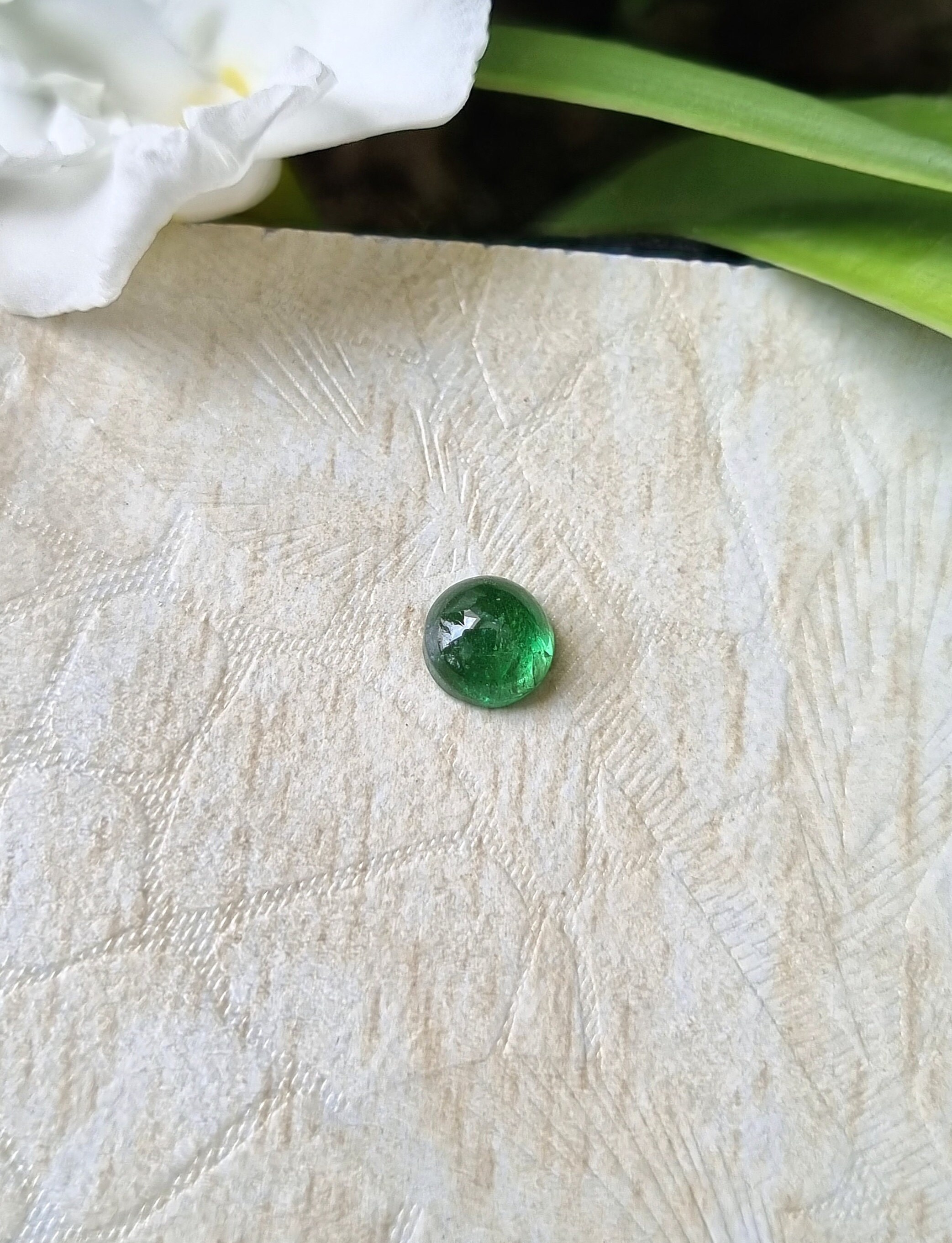 Grenat Tsavorite Naturel - Cabochon Vert De 1,44 Carats - Beau, Neuf Avec étiquettes