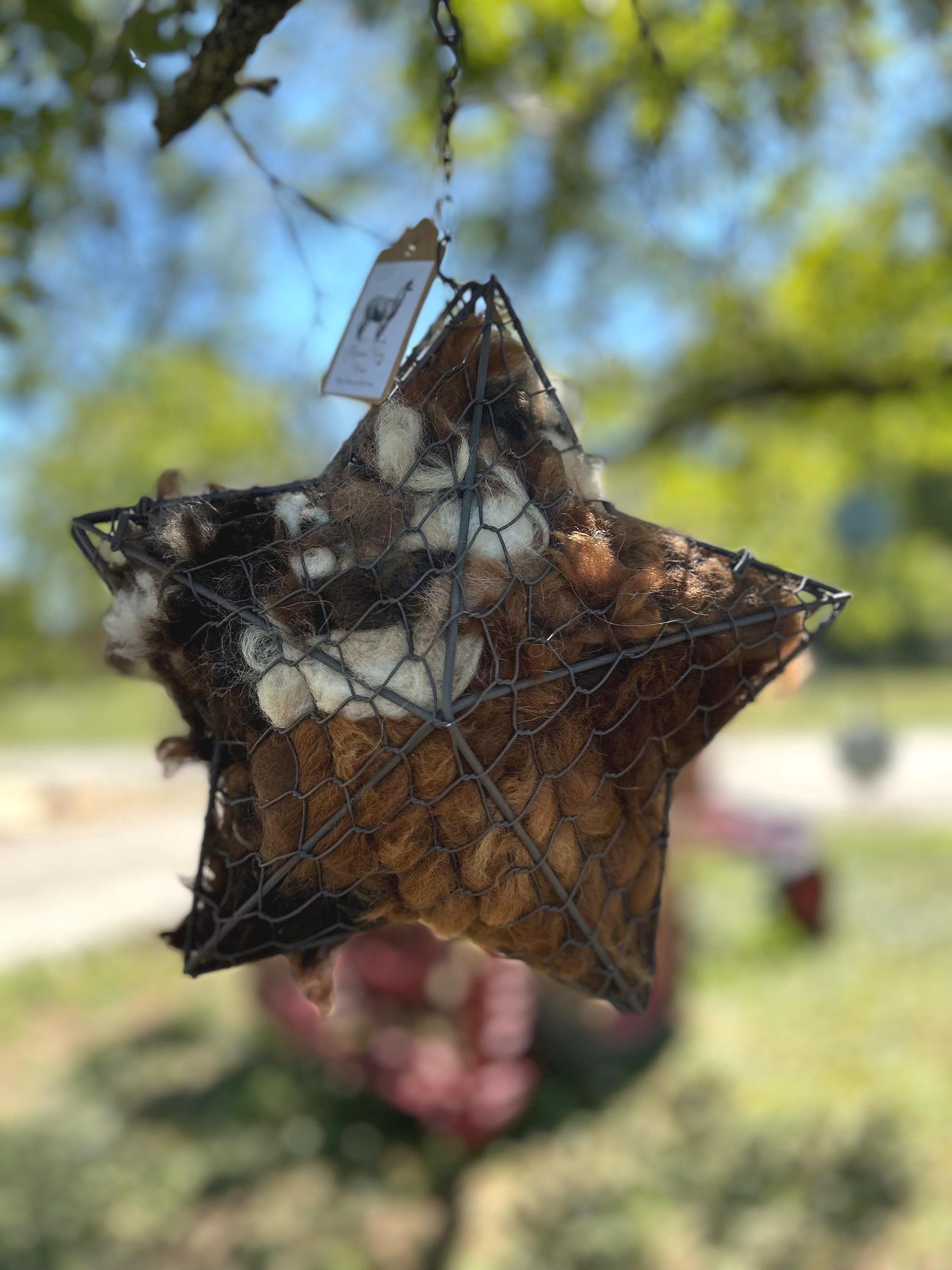 Star-shaped Alpaca Nesting, Bird Nesting Holder, Metal Chicken