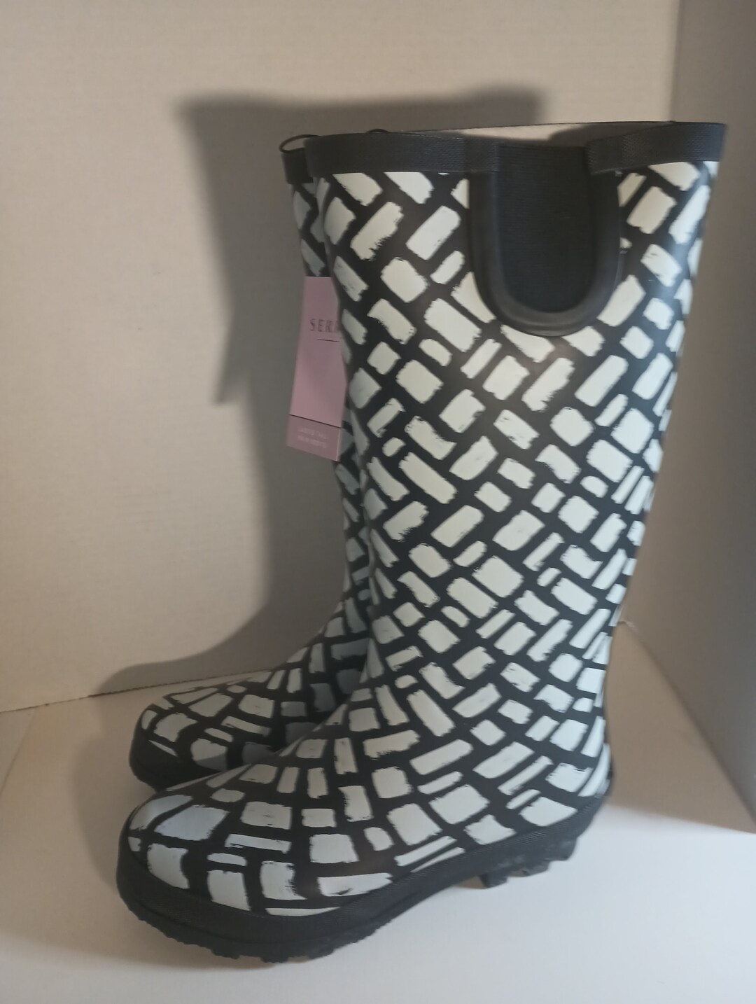 serra rain boots