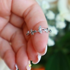 Leaf Ring, Sterling Silver Leaves Ring, Tiny Leaf Ring, Delicate Leaf Ring, Minimalist Leaf Ring