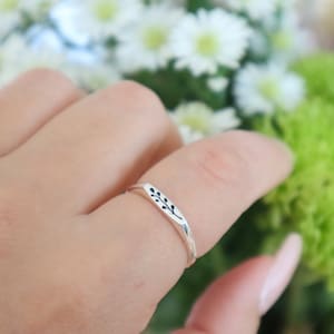 Sterling silver Leaves Ring, minimal midi flowers stackable rings, tiny delicate ring, dainty leaf ring