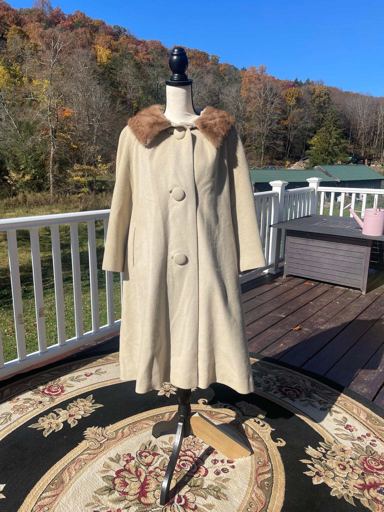 1960s Green Coat with Marmot Fur Trim & Dramatic Collar