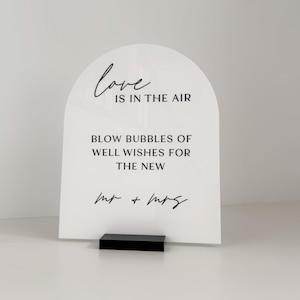 Acrylic Wedding Bubble Send Off Sign, Love is in Air Bubble Sign, Blow Bubbles Of Well Wishes For The New Mr and Mrs, Wedding Favors Sign