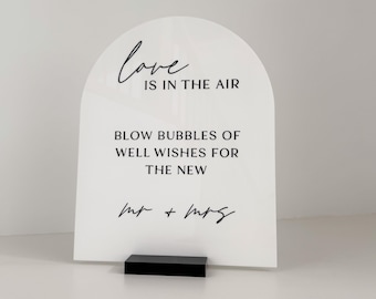 Acrylic Wedding Bubble Send Off Sign, Love is in Air Bubble Sign, Blow Bubbles Of Well Wishes For The New Mr and Mrs, Wedding Favors Sign