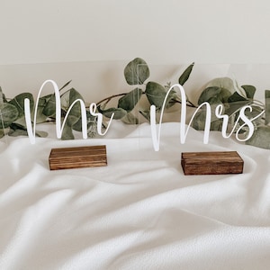 Mr and Mrs head table wedding seating signs, bride and groom acrylic signs, wedding decor, seating chart for wedding signs, reserved signs