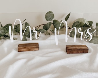 Mr and Mrs head table wedding seating signs, bride and groom acrylic signs, wedding decor, seating chart for wedding signs, reserved signs