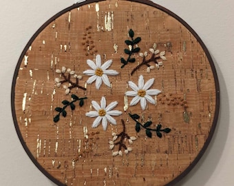 Aro de corcho bordado terminado, para colgar en la pared, bordado a mano, decoración de inspiración vintage