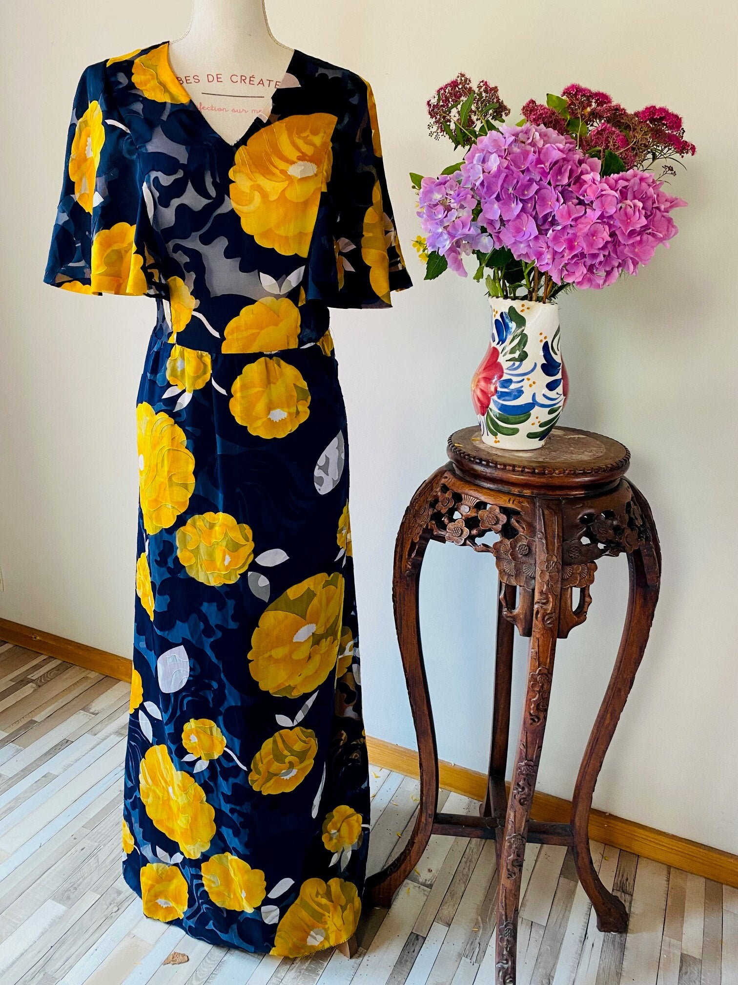 Long Blue and Yellow Seventies Dress with Butterfly Sleeves. FR 42