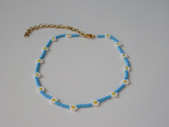 Daisy Seed Bead Necklace