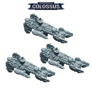Könnte beinhalten: Drei graue Raumschiffmodelle mit komplizierten Details werden vor einem weißen Hintergrund gezeigt. Der Text "BATTLEFLEET COLOSSUS" befindet sich oben. Die Raumschiffe haben ein futuristisches Design.