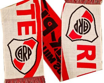 Bufanda del River Plate, regalo para hinchas del club de fútbol argentino.