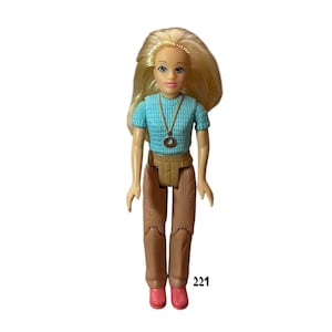 Vintage Fisher Price Loving Family Dollhouse 2006 Blonde Mom Mother Blue Shirt Doll House Toy Replacement Parts