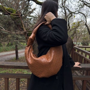 Bolso de bola de masa de cuero, bolso de hombro de cuero vegano, bolso tejido Kont, bolso tejido de nudo, bolso vintage, bolso de cuero, bolso de hombro de sardina Light brown