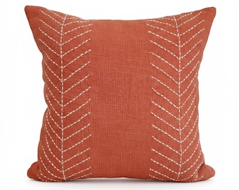 Funda de cojín de algodón texturizado color naranja quemado con diseño Kantha hecho a mano, decoración bohemia