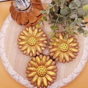 Egyptian Amber & Tumeric Flower Soap