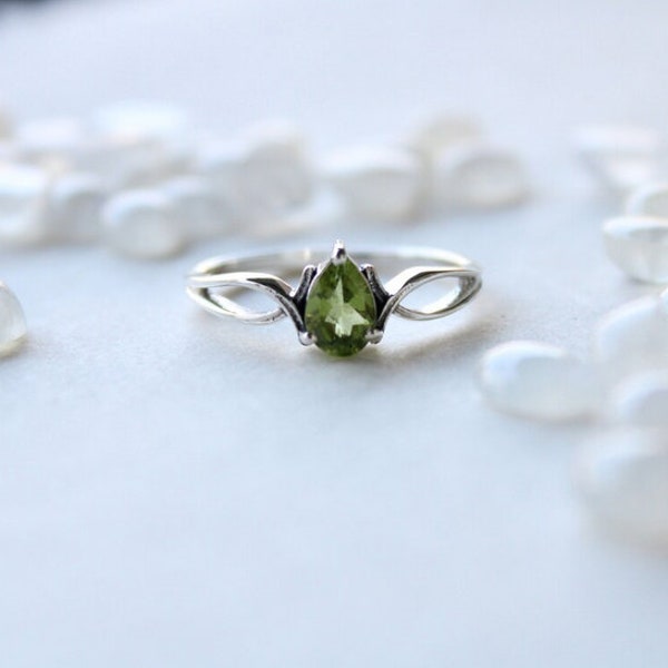 Prong Setting Pear Shape Gemstone Green Peridot Ring, 925 Sterling Silver, Handmade Jewelry, Gemstone Ring, August Birthstone, Birthday Gift