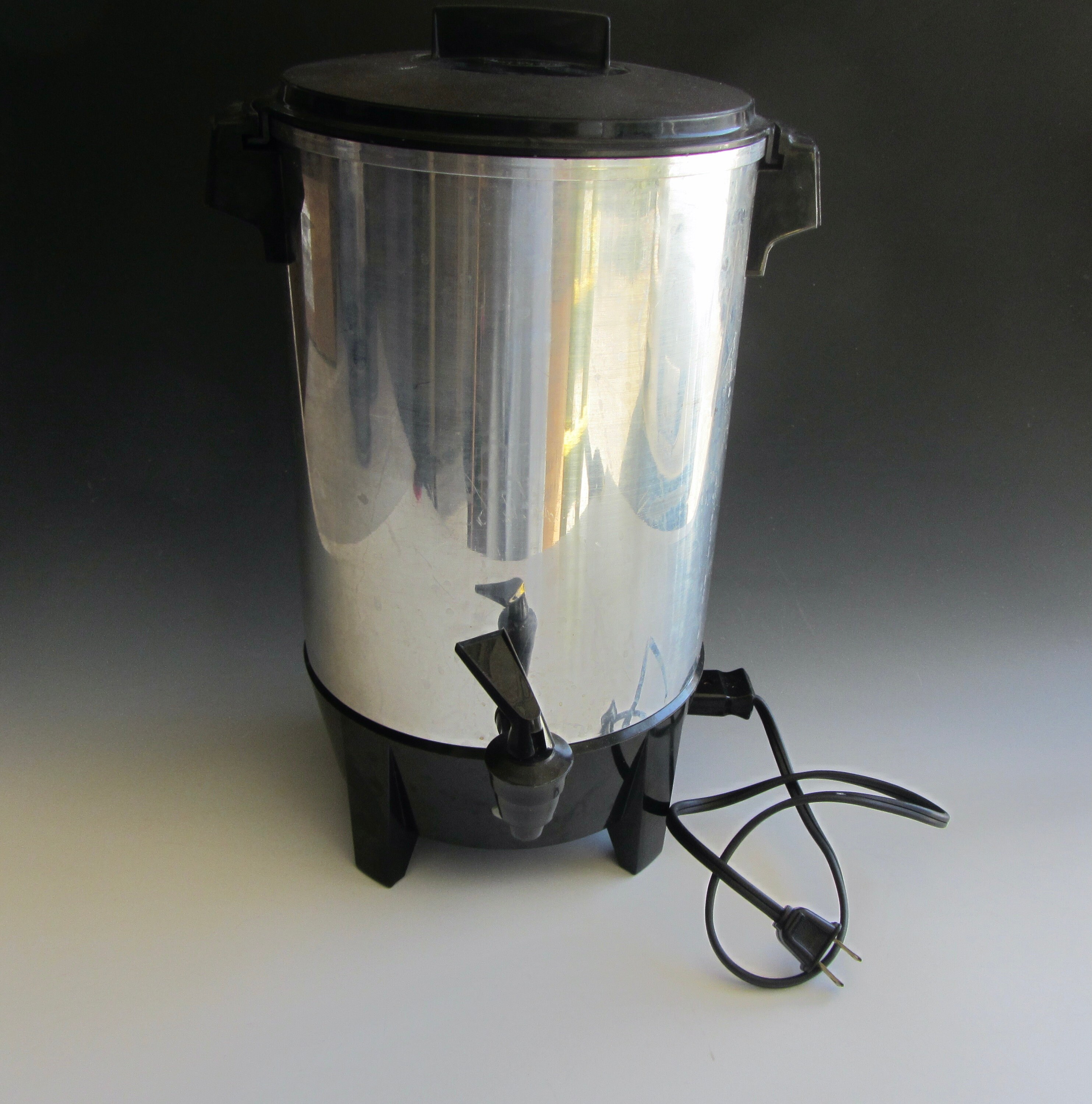 West Bend Coffee Maker 12 to 30 Cup 