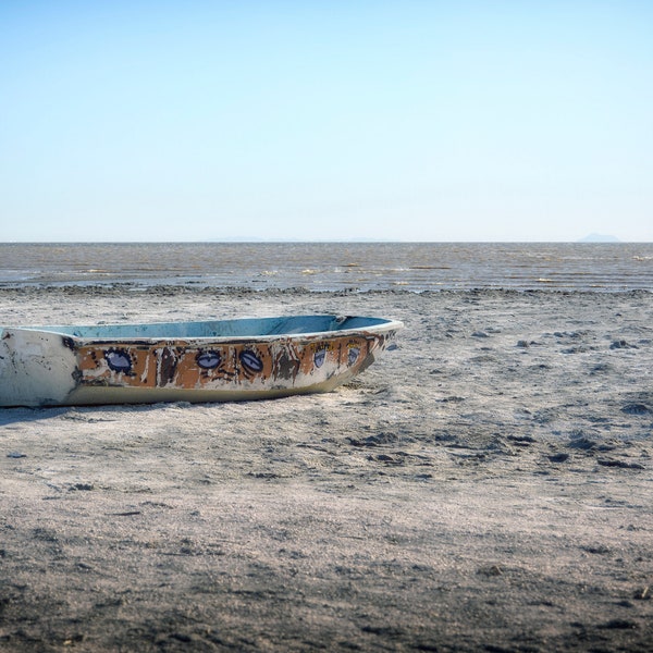 Photo de bateau de pêcheur abandonné, photo de vieux bateau de pêcheur, lieux abandonnés, photo de vieux bateau, photo de la mer de Salton, bateau abandonné, plage abandonnée