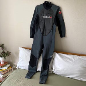 O’Neill Mens Reactor 3.2MM Back Zip Full Wetsuit - Black Grey. Excellent condition. Large