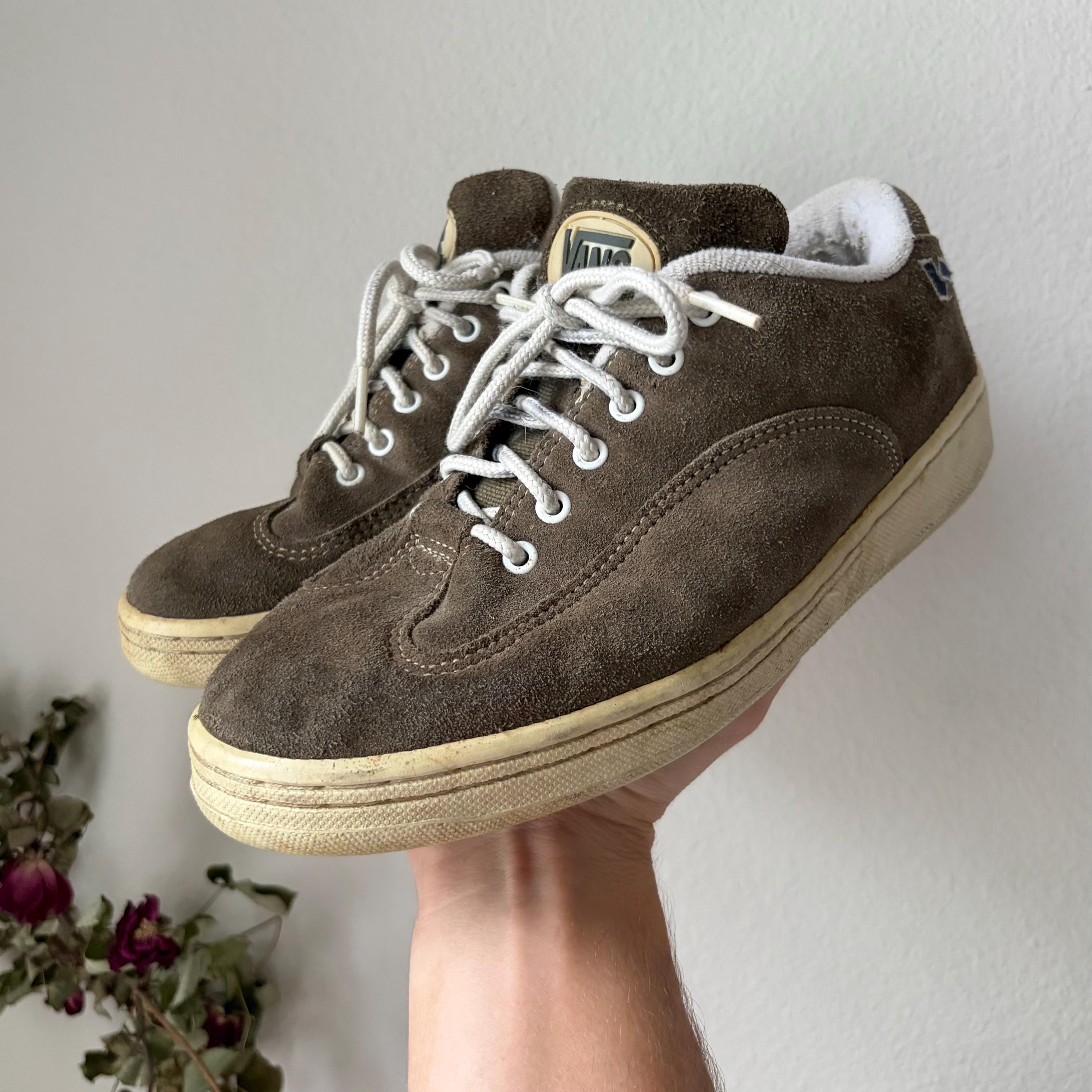 Vintage 90s Early 2000s Vans Brown Suede Puffy Skate Shoes. Chunky Vintage 90s Early 2000s Vans Brown Suede Puffy Skate Shoes. Chunky
