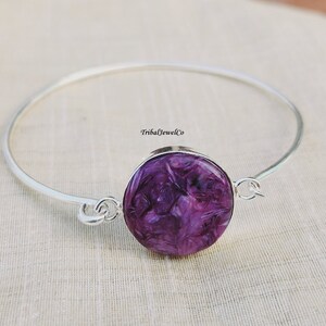 Lila Charoite Armreif, 925 Silber Armreif, Manschetten-Armband, verstellbarer Armreif, echter russischer Armreif, Frauen-Armband, runder Edelstein-Armreif
