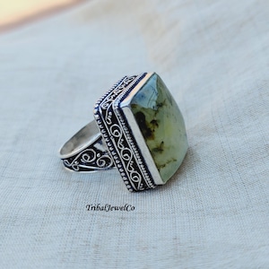 Prehnite Gemstone Ring for Her, Quality Prehnite, Cabochon Prehnite, 925 Sterling Silver, Handcrafted Women Ring, Handmade Boho Jewelry Ring