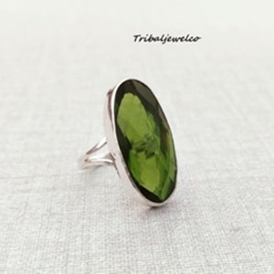 Shining Peridot Ring, Silver Handmade Ring, 925 Sterling Silver, Anniversary Gift, Healing Gemstone, Positivity Ring, Anxiety Reliever