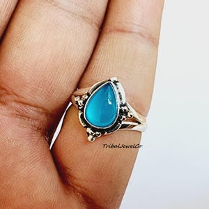 Anel de calcedônia azul feito à mão: joia feminina de prata esterlina 925