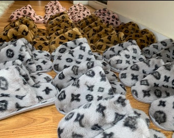 lv print slippers