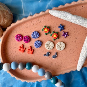Sommer Ohrstecker, Meer Ohrringe, bunte Schmuck, Ton Ohrringe, Ohrstecker, Geschenke für sie, ohrringe, unter dem Meer, Statement, Schildkröten, Wal stecker