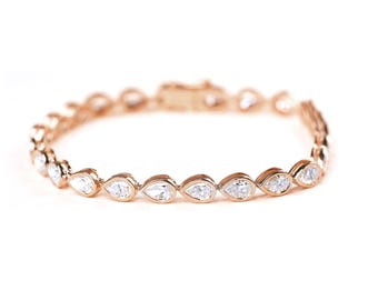 Pulseras de barra con diamantes en forma de pera, pulsera de tenis con diamantes CVD de talla pera en oro de 18 k, pulsera de boda con diamantes de laboratorio VVS2/E ecológicos engastados con bisel de garra.