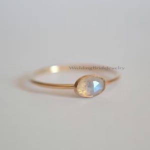Oval Natural Rainbow Moonstone Ring, Statement Jewelry Delicate Moonstone Engagement Ring, 14kt Solid Gold Oval Moonstone Birthstone Rings