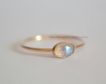Oval Natural Rainbow Moonstone Ring, Statement Jewelry Delicate Moonstone Engagement Ring, 14kt Solid Gold Oval Moonstone Birthstone Rings